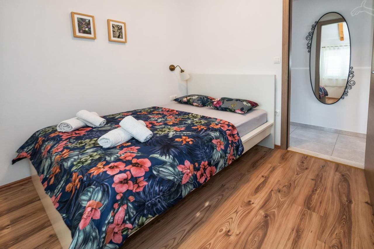 Sunny Apartments Stobrec Bagian luar foto