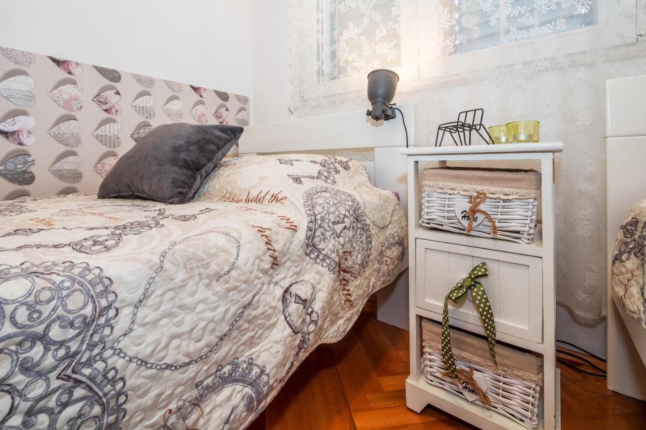 Sunny Apartments Stobrec Bagian luar foto