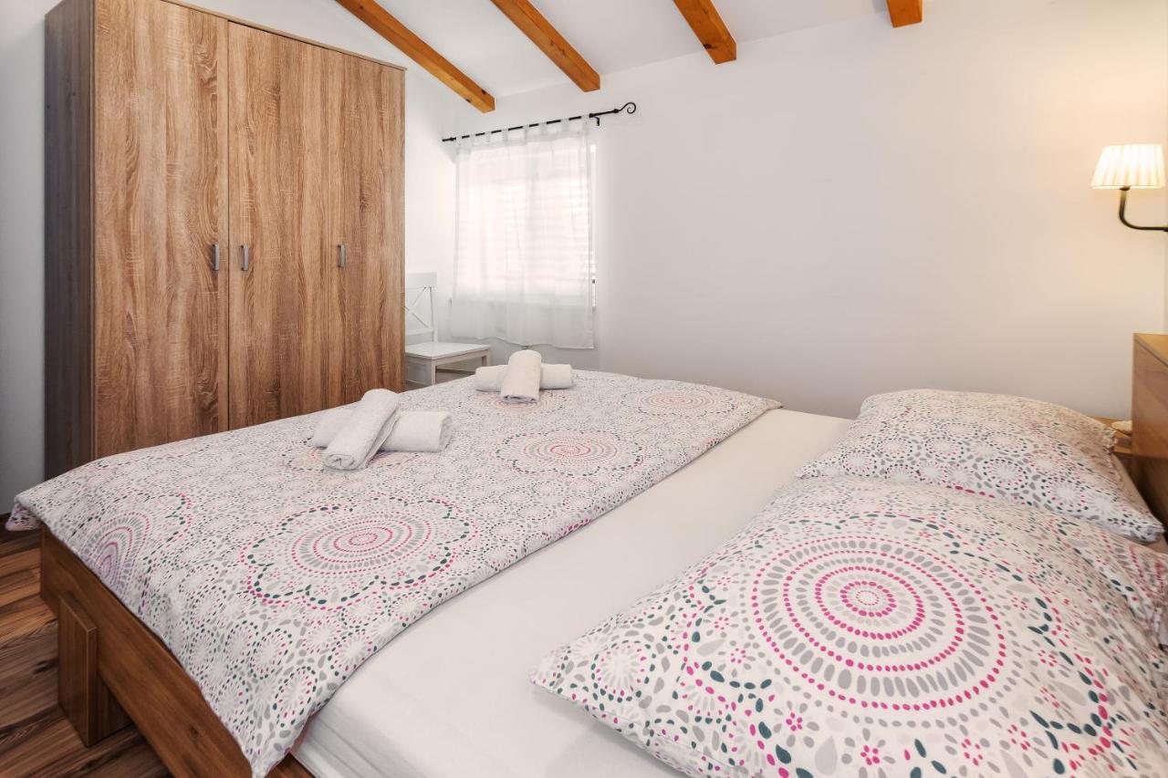 Sunny Apartments Stobrec Bagian luar foto
