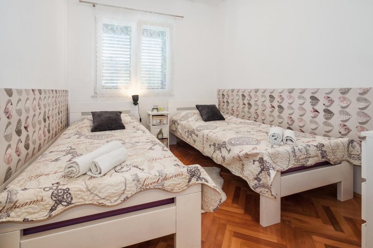Sunny Apartments Stobrec Bagian luar foto